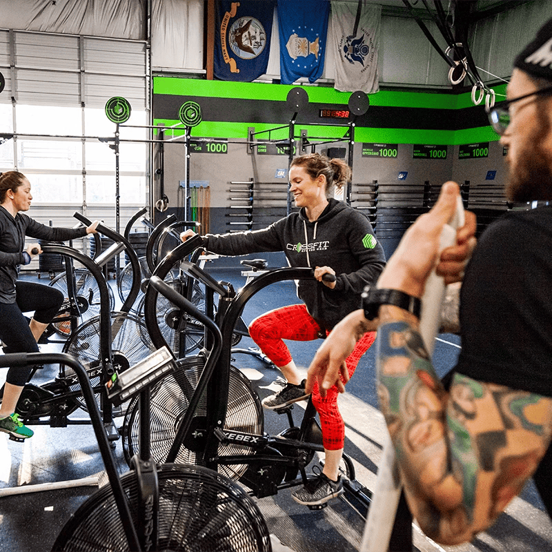 people taking an intro class at CrossFit Off the Grid